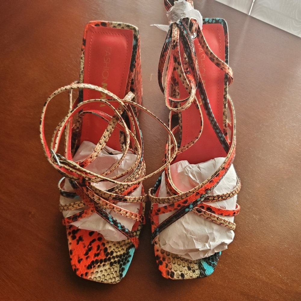 NWOT Fashion Nova Faux snakeskin strappy sandal